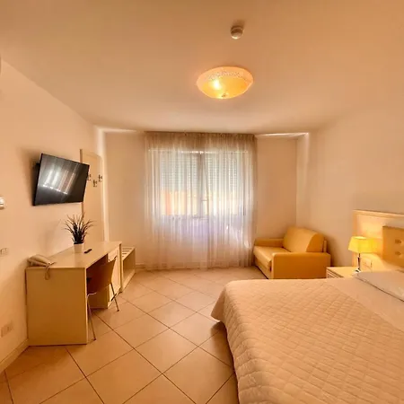 Smeraldo Apartmanhotel 4*